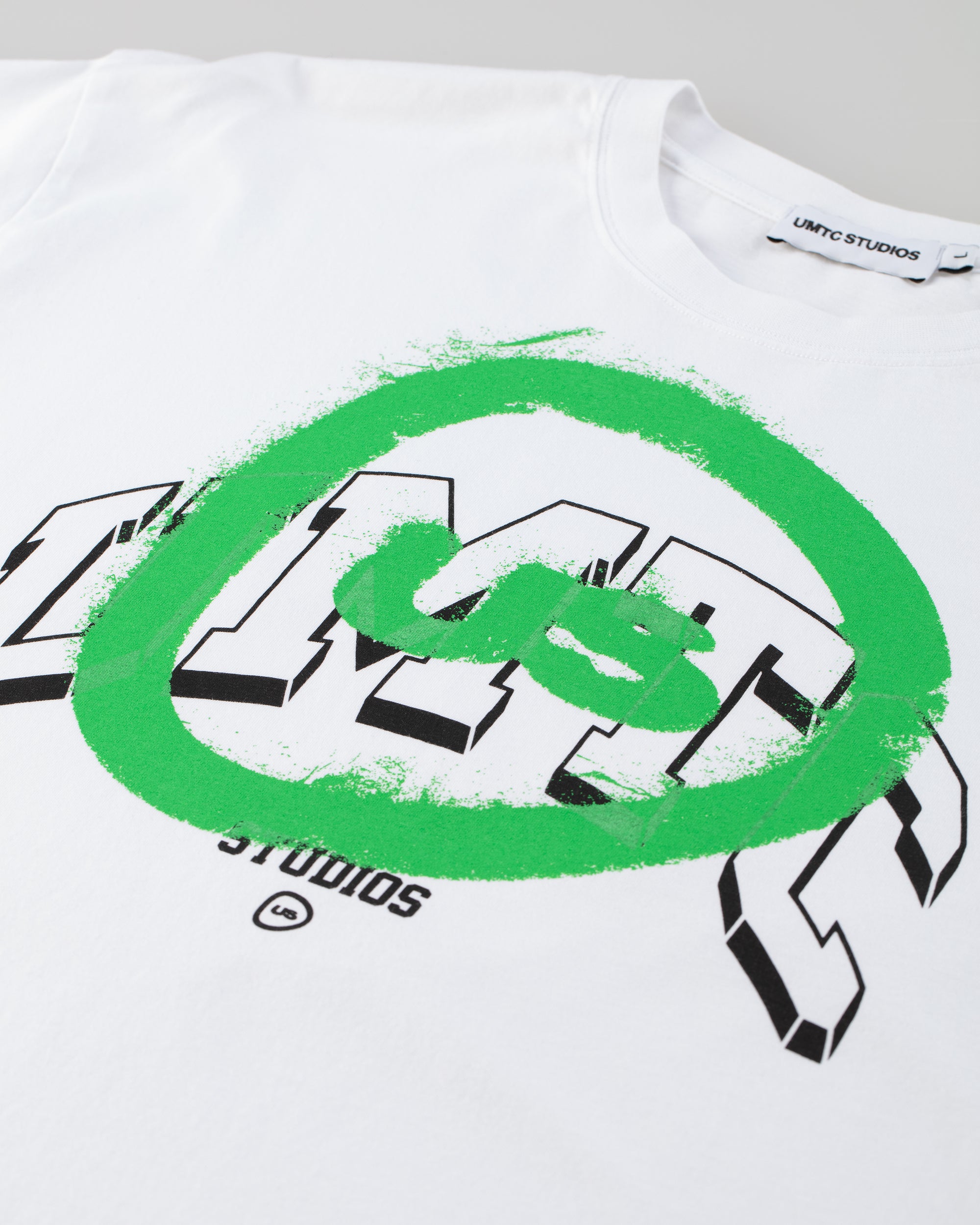 College Spray Tag T-Shirt (white)