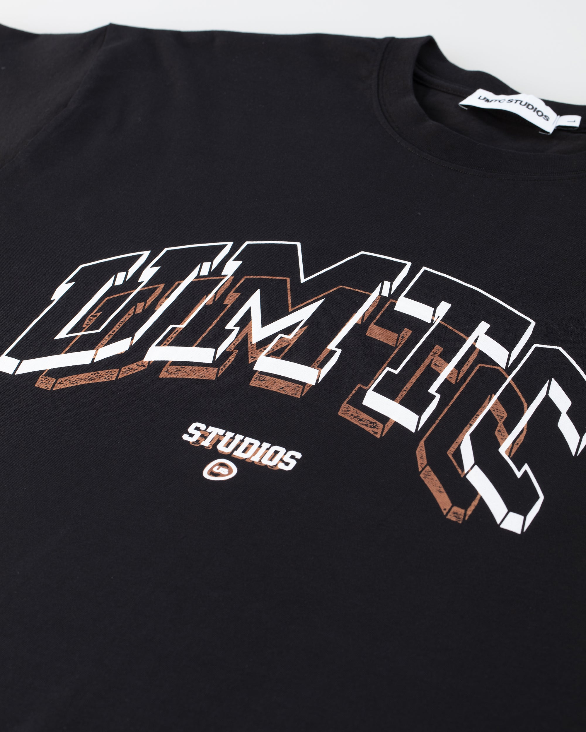 College Bleach T-Shirt (black)